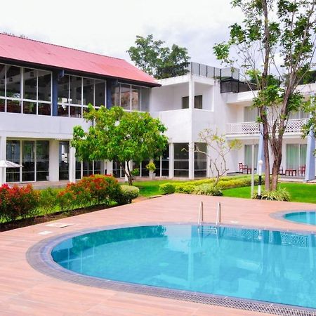 Lavendish Wild Safari Hotell Wasgamuwa Exteriör bild